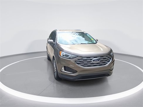 Used 2019 Ford Edge Titanium w/ Cold Weather Package image 2