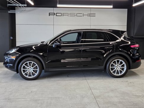 Certified 2023 Porsche Cayenne image 2