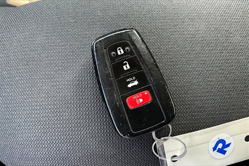 Used 2020 Toyota Corolla LE image 6