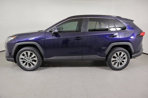 Used 2020 Toyota RAV4 XLE Premium image 9