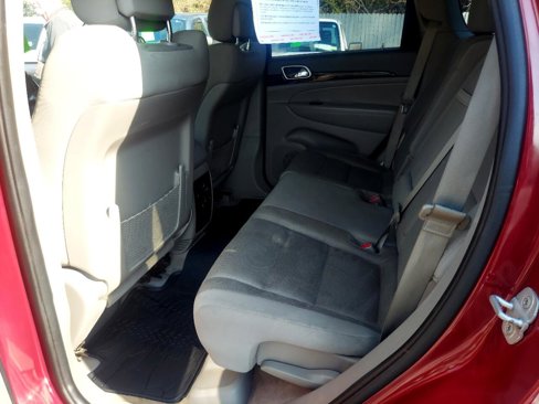 Used 2012 Jeep Grand Cherokee Laredo w/ Laredo E Group image 12