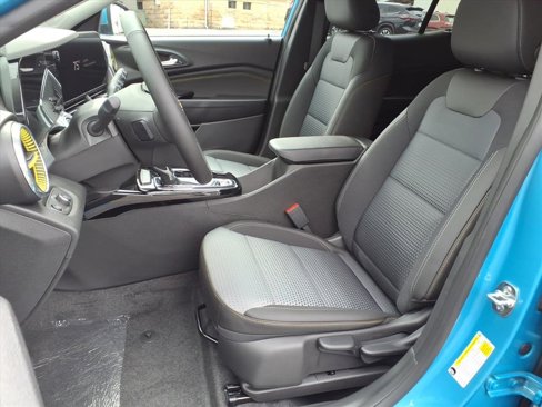 New 2025 Chevrolet Trax LT w/ LT Convenience Package image 6