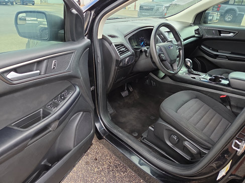 Used 2018 Ford Edge SE image 11