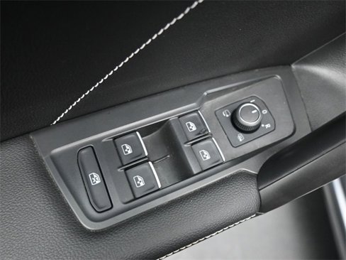 Used 2022 Volkswagen Tiguan SEL R-Line image 13