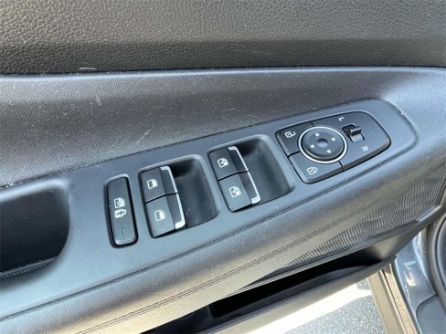 Used 2019 Hyundai Santa Fe Limited image 17