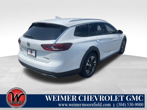 Used 2018 Buick Regal Essence w/ Driver Confidence Package #1 image 3
