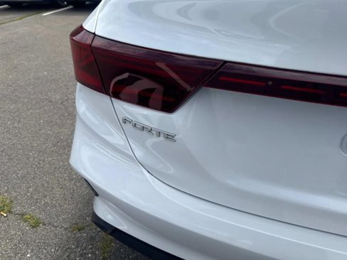 Used 2023 Kia Forte LXS w/ LXS Technology Package image 6