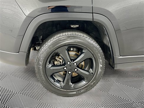 Used 2023 Jeep Grand Cherokee Altitude image 20