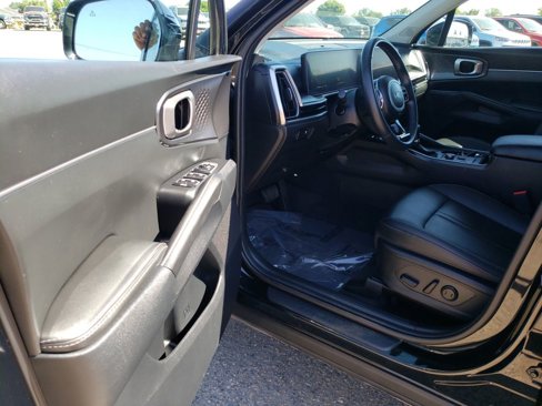 Used 2024 Kia Sorento S image 16