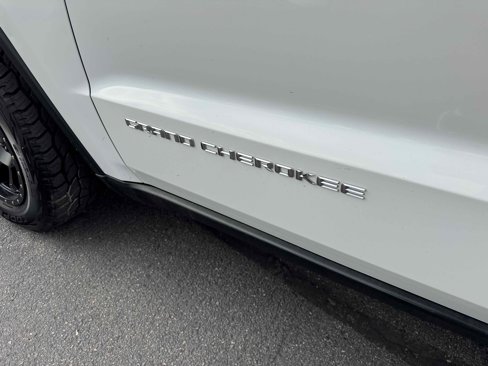 Used 2014 Jeep Grand Cherokee Limited image 15