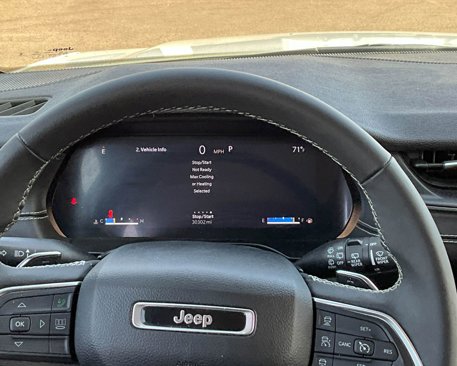Used 2023 Jeep Grand Cherokee Laredo image 14