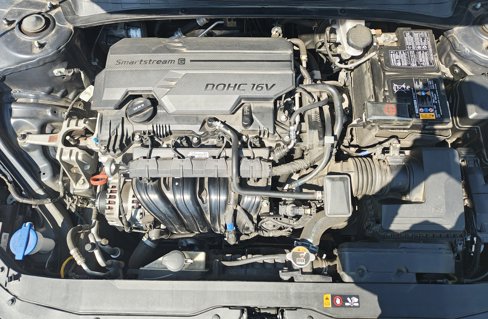 Used 2023 Hyundai Elantra SE image 29
