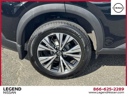 Used 2021 Nissan Rogue SV image 9