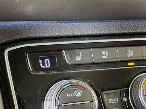 Used 2019 Volkswagen Atlas SEL Premium image 19
