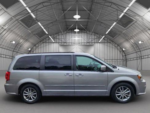 Used 2014 Dodge Grand Caravan R/T image 5