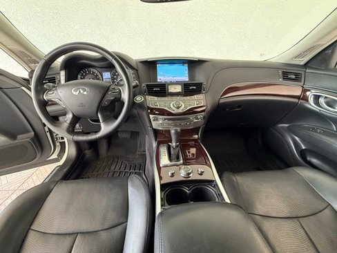 Used 2016 INFINITI Q70 L 3.7 w/ Technology Package image 8