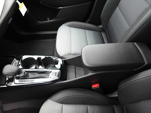 Used 2025 Chevrolet Trax LT w/ LT Convenience Package image 21