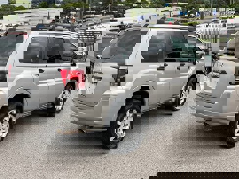 Used 2008 Mitsubishi Endeavor LS image 6