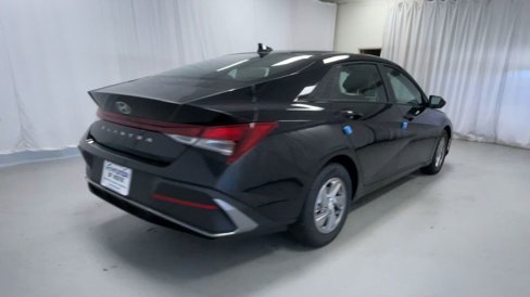 New 2025 Hyundai Elantra SE image 19