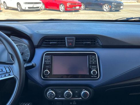 Used 2023 Nissan Versa SV image 18