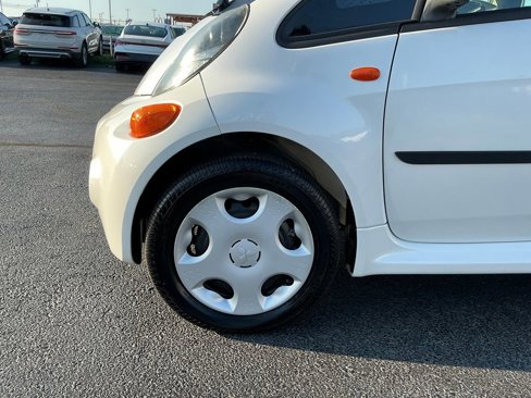 Used 2012 Mitsubishi i image 27