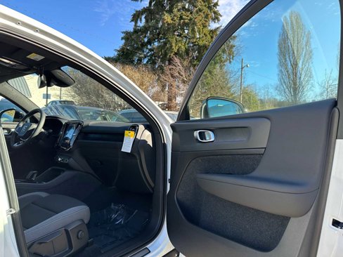 Certified 2024 Volvo C40 Recharge Core w/ Climate Package image 10