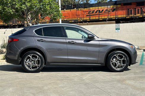 Used 2018 Alfa Romeo Stelvio Sport w/ Cold Weather Package image 6