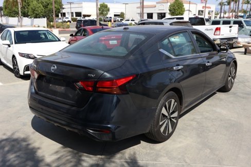 Used 2022 Nissan Altima 2.5 SV image 4