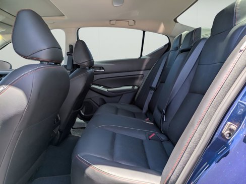Used 2023 Nissan Altima 2.0 SR image 11