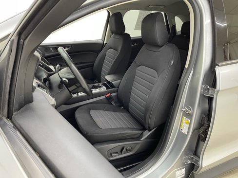 Used 2020 Ford Edge SE image 19