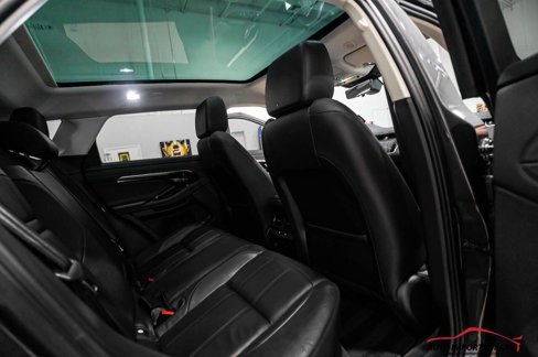 Used 2022 Land Rover Range Rover Evoque SE image 13