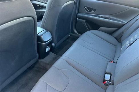 Used 2025 Hyundai Elantra Sport image 12