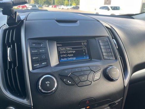 Used 2018 Ford Edge SE image 22