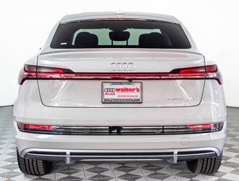 Used 2022 Audi e-tron Prestige w/ Prestige Package image 11