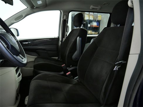 Used 2012 Dodge Grand Caravan SE image 17