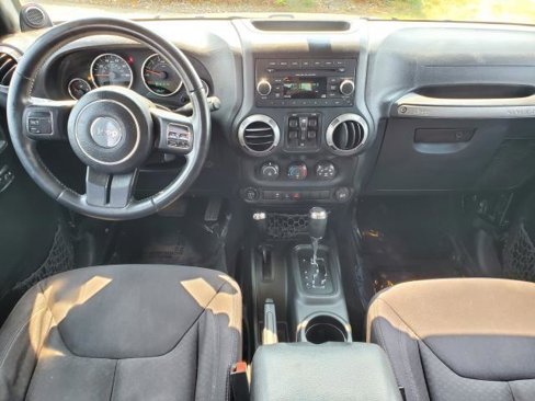 Used 2013 Jeep Wrangler Unlimited Sport image 15