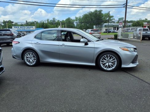 Used 2019 Toyota Camry XLE image 2