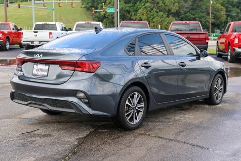 Used 2022 Kia Forte LXS image 3