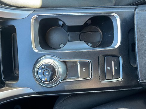 Used 2020 Ford Fusion SE image 27