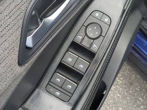 Used 2023 Nissan Rogue SV image 17