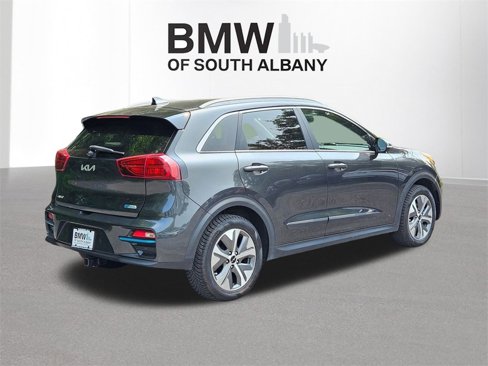 Used 2022 Kia Niro EX Premium w/ Cold Weather Package image 4