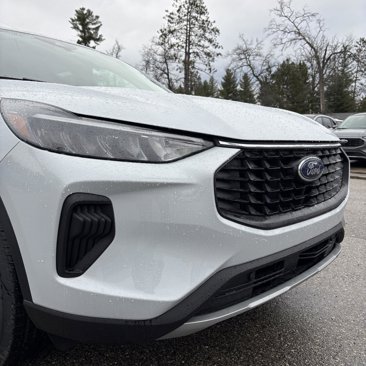 New 2025 Ford Escape Active w/ Cold Weather Package image 9