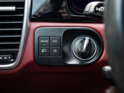 Certified 2022 Porsche Cayenne image 17