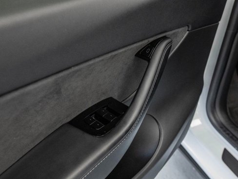 Used 2020 Tesla Model Y Performance image 28