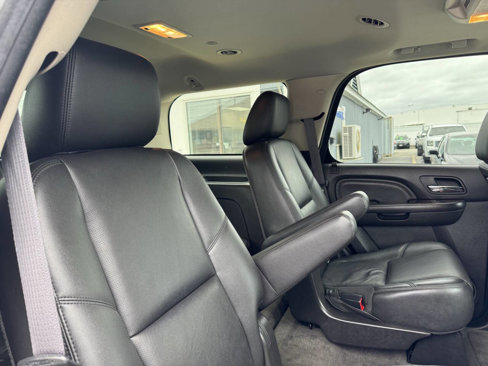 Used 2011 GMC Yukon Denali image 36
