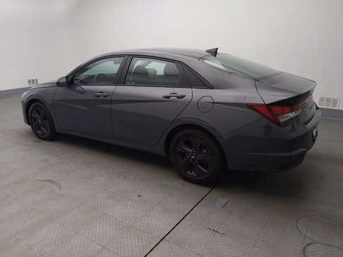 Used 2023 Hyundai Elantra SEL image 3