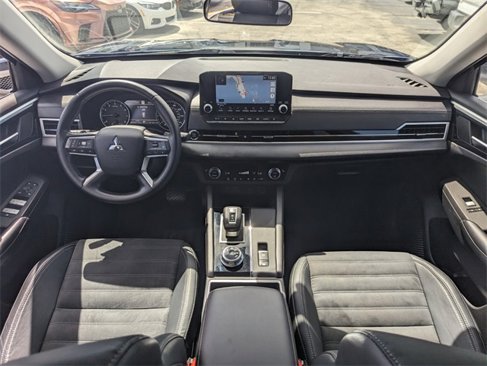 Used 2022 Mitsubishi Outlander SE image 10