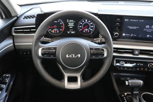Used 2023 Kia K5 LXS image 11