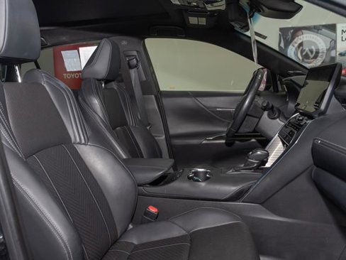 Used 2021 Toyota Venza Limited image 22