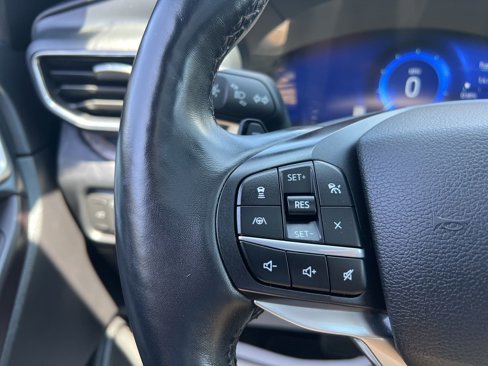 Used 2020 Ford Explorer Platinum w/ Premium Technology Package image 26